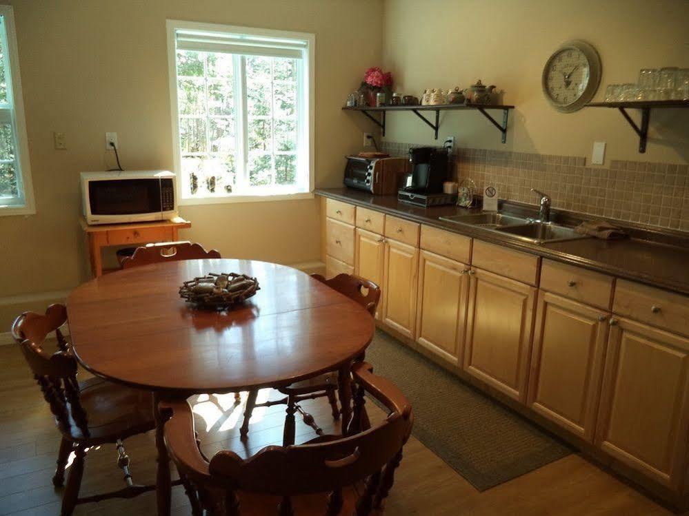 The Treehouse Bed And Breakfast Flesherton Exterior foto